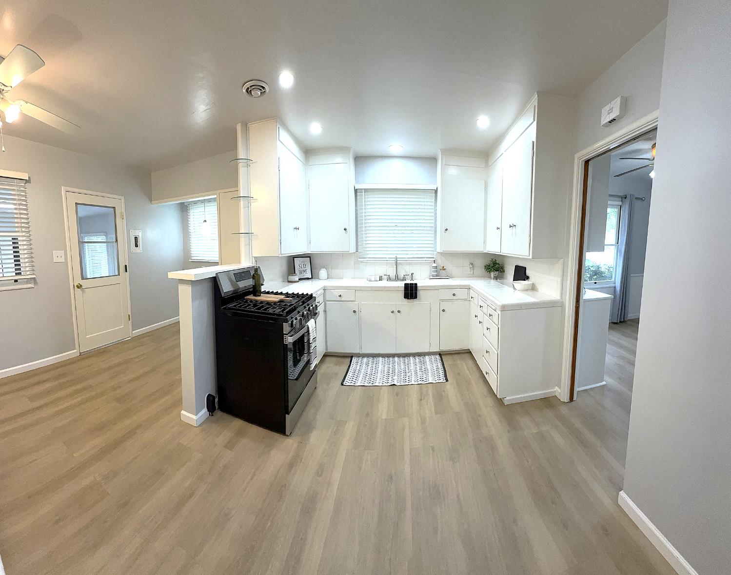 809 South Sowell Street Visalia, CA 93277 - Photo 19 of 58