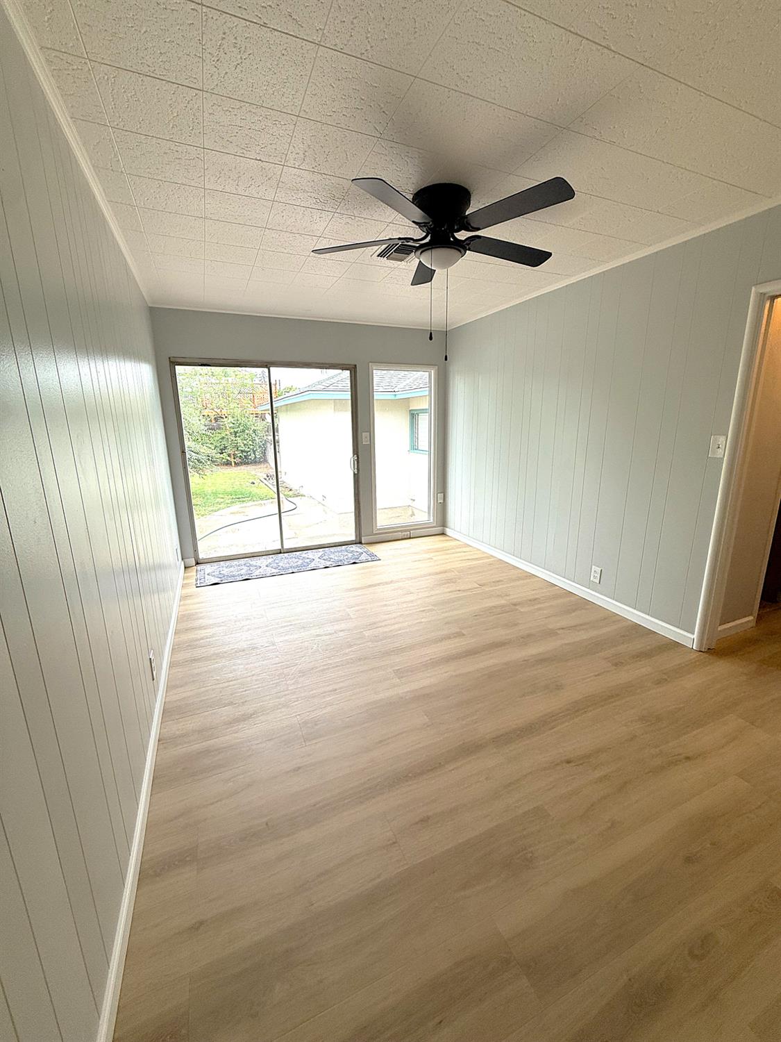 809 South Sowell Street Visalia, CA 93277 - Photo 39 of 58