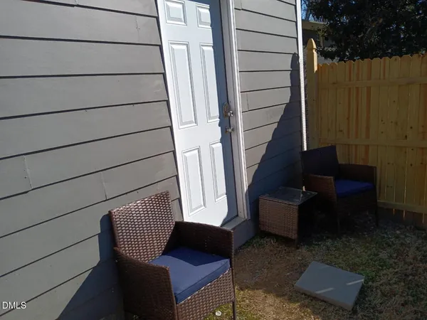 a en suite bathroom with a sink and a mirror