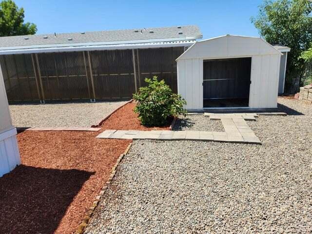 301 Freeman Road, Unit 21 Central Point, OR 97502 - Photo 3 of 13 3