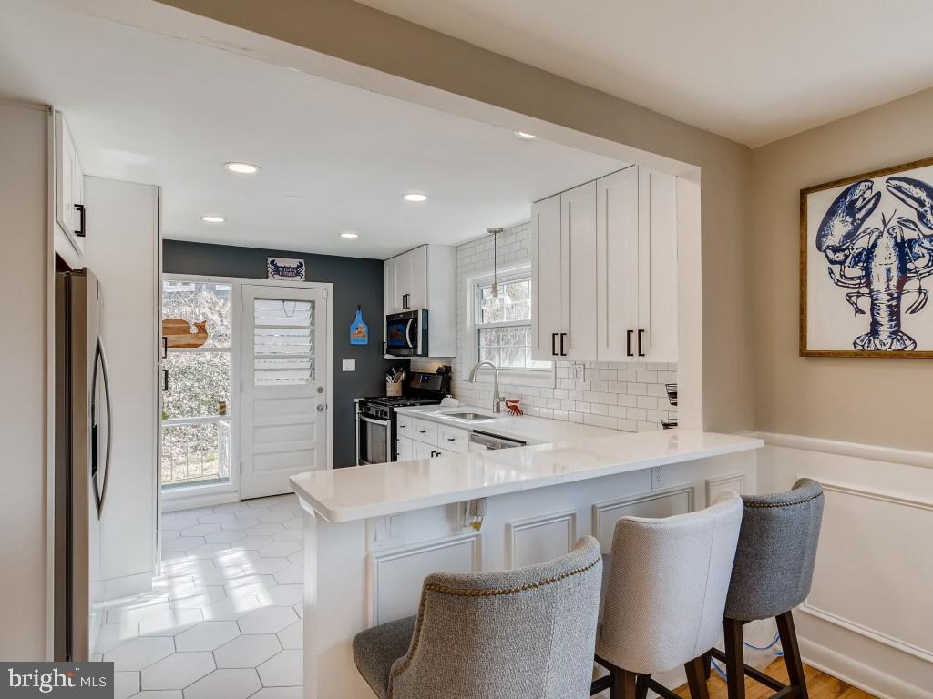 6638 Loch Hill Road Baltimore, MD 21239 - Photo 12 of 27