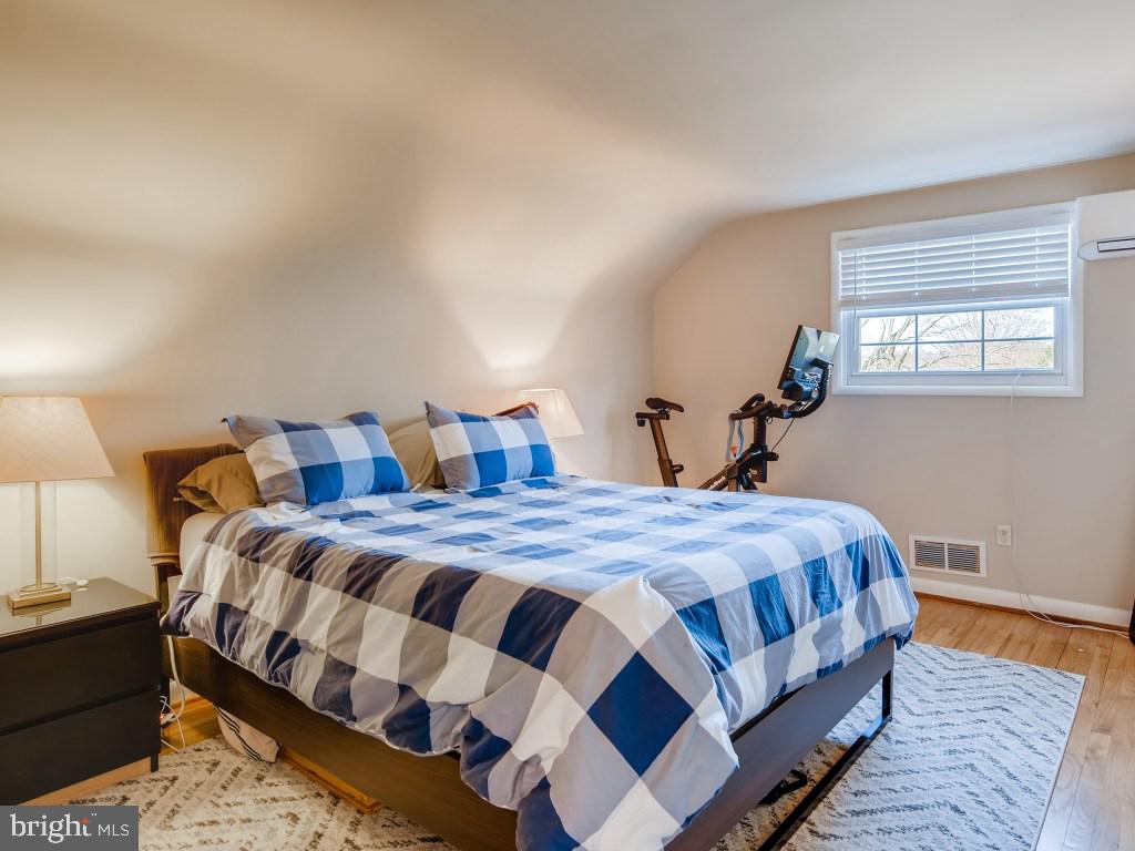 6638 Loch Hill Road Baltimore, MD 21239 - Photo 18 of 27