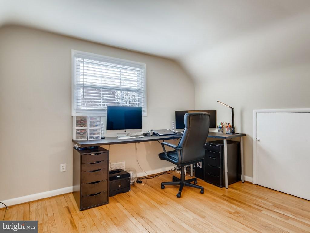 6638 Loch Hill Road Baltimore, MD 21239 - Photo 21 of 27