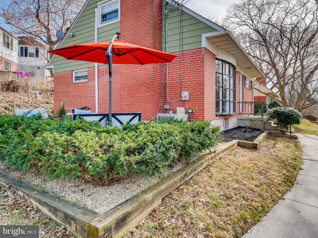 6638 Loch Hill Road Baltimore, MD 21239 - Photo 6 of 27