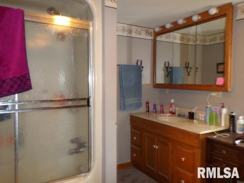 10413 East Bakerville Road Mount Vernon, IL 62864 - Photo 13 of 27 Gallery Image 13