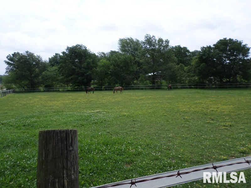 10413 East Bakerville Road Mount Vernon, IL 62864 - Photo 22 of 27 Gallery Image 22