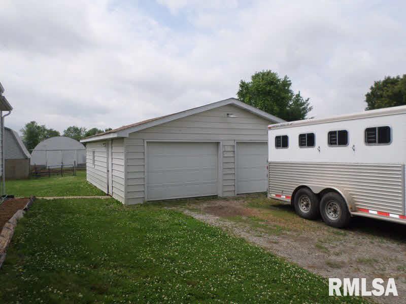 10413 East Bakerville Road Mount Vernon, IL 62864 - Photo 23 of 27 Gallery Image 23