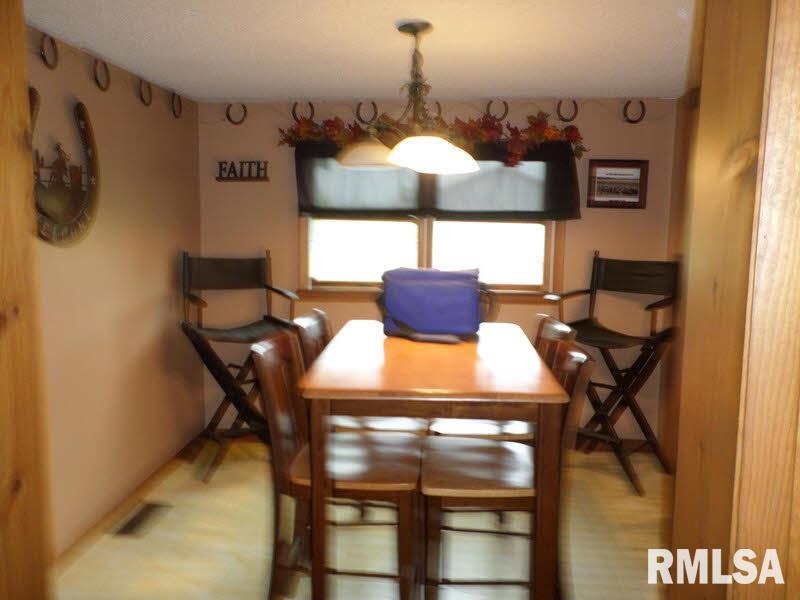 10413 East Bakerville Road Mount Vernon, IL 62864 - Photo 8 of 27 Gallery Image 8