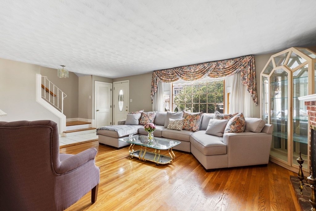 151 Estes Street Everett, MA 02149 - Photo 4 of 39