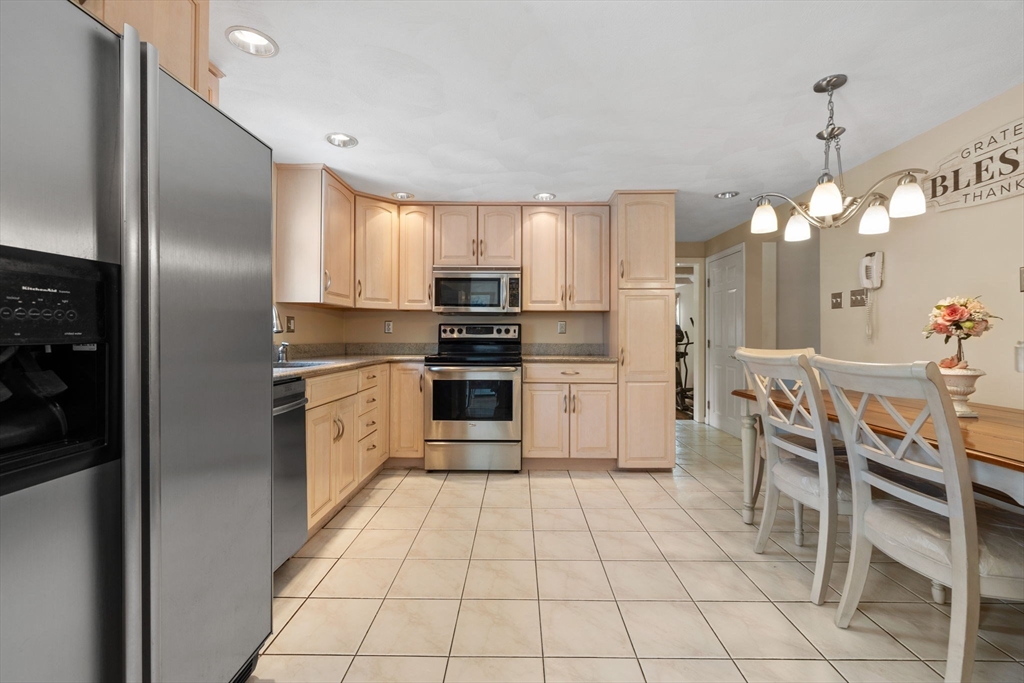 151 Estes Street Everett, MA 02149 - Photo 10 of 39