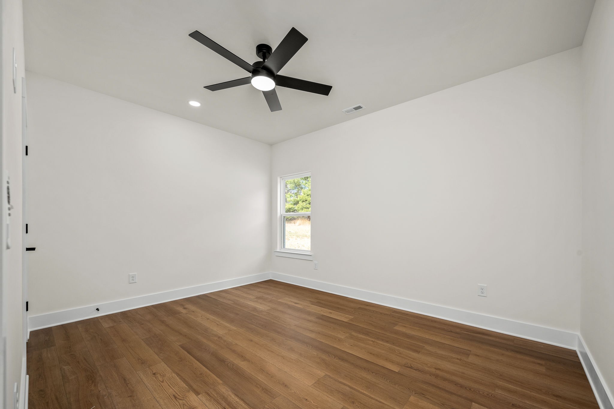 4185 Asbury Road Manchester, TN 37355 - Photo 17 of 25