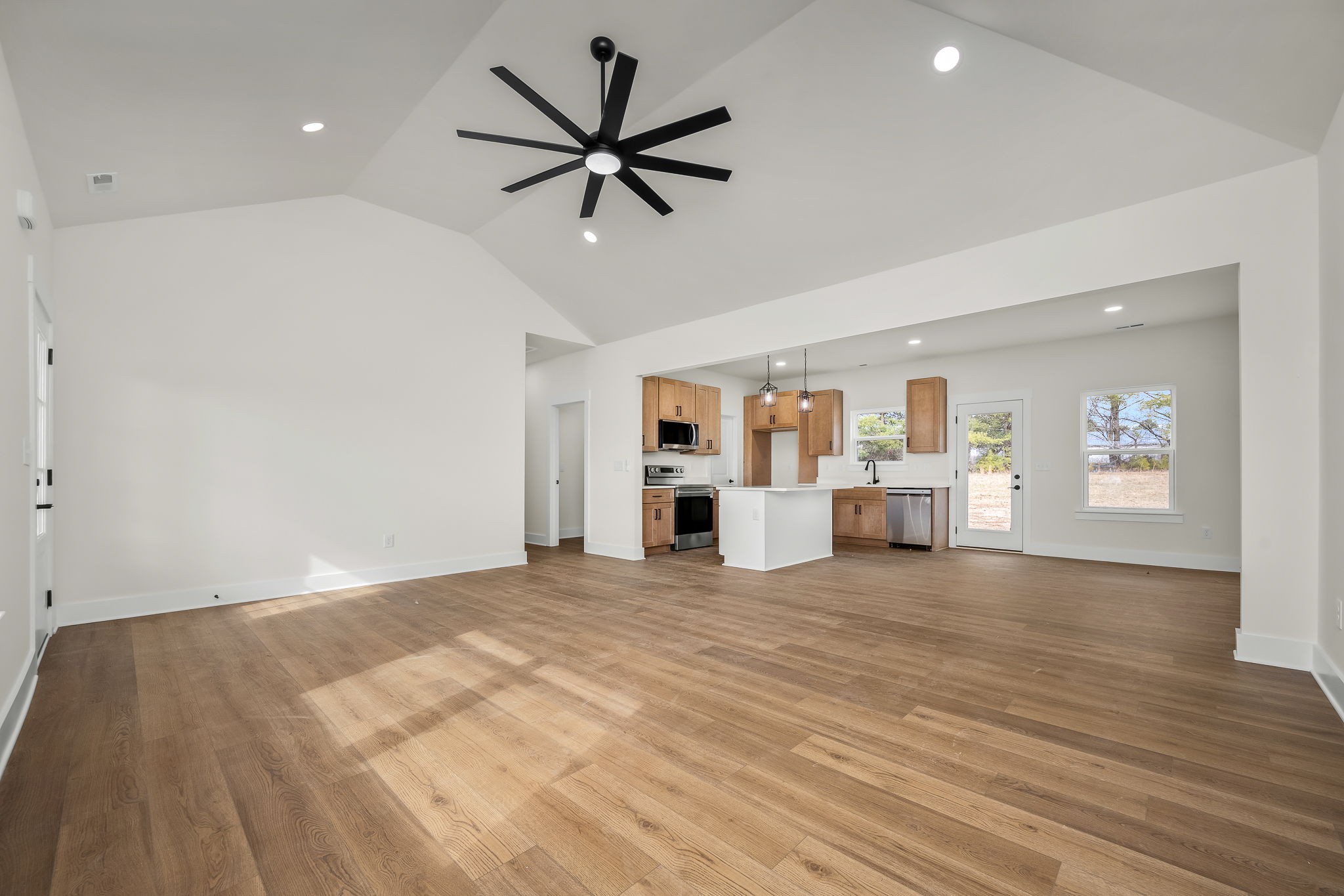 4185 Asbury Road Manchester, TN 37355 - Photo 7 of 25