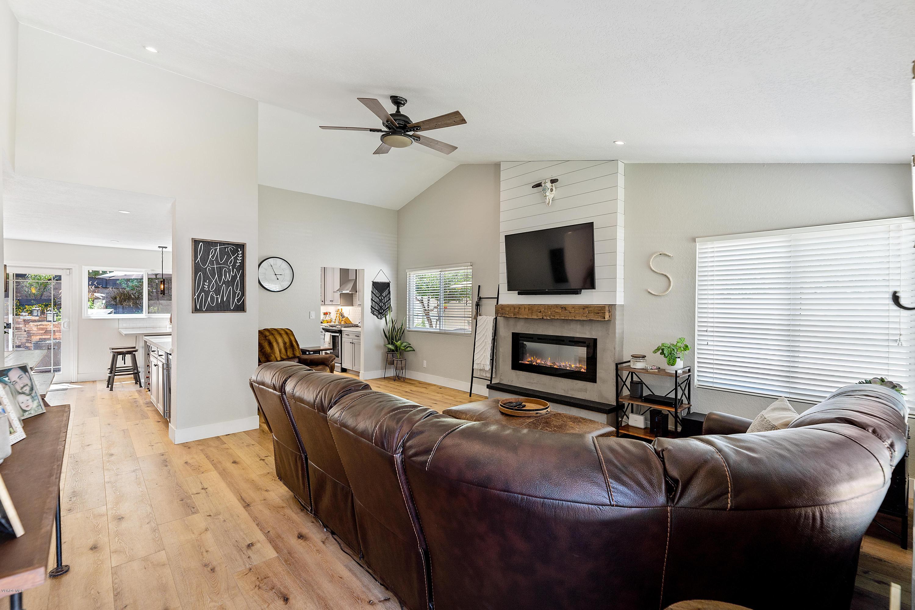 27623 Maple Ridge Circle Valencia, CA 91354 - Photo 2 of 21 27623 Maple Ridge MLS (7 of 30)