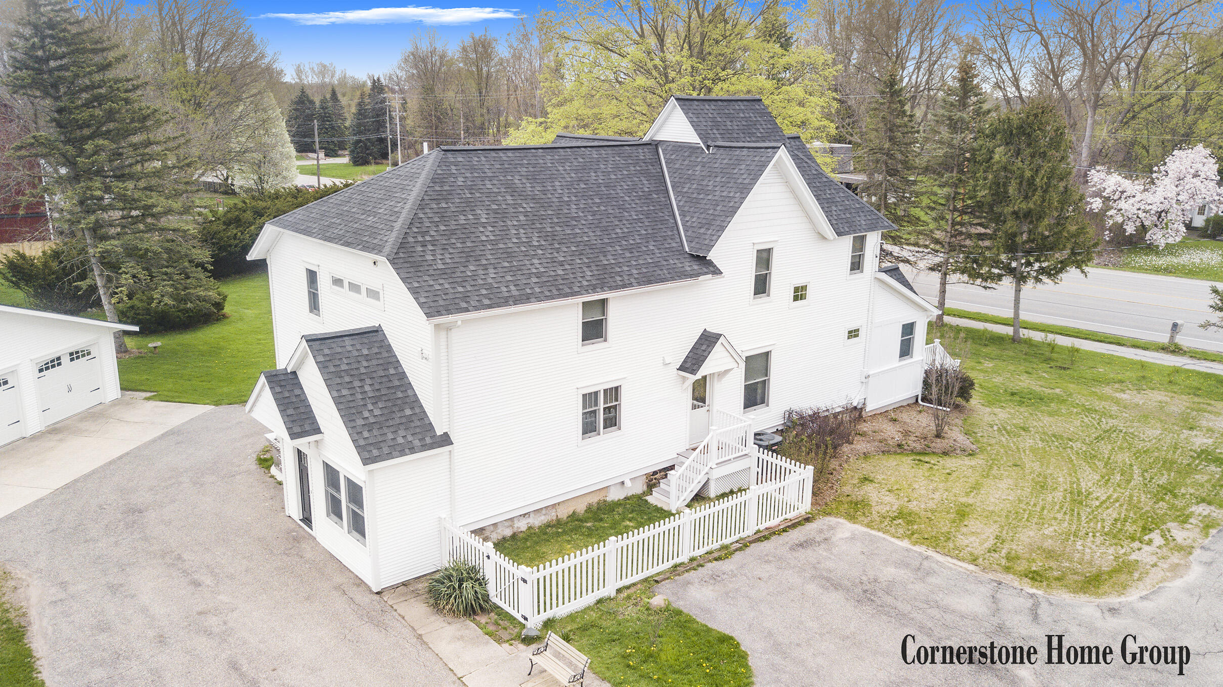 5635 Cascade Road Southeast Grand Rapids, MI 49546 - Photo 33 of 40 5635CascadeRd-5