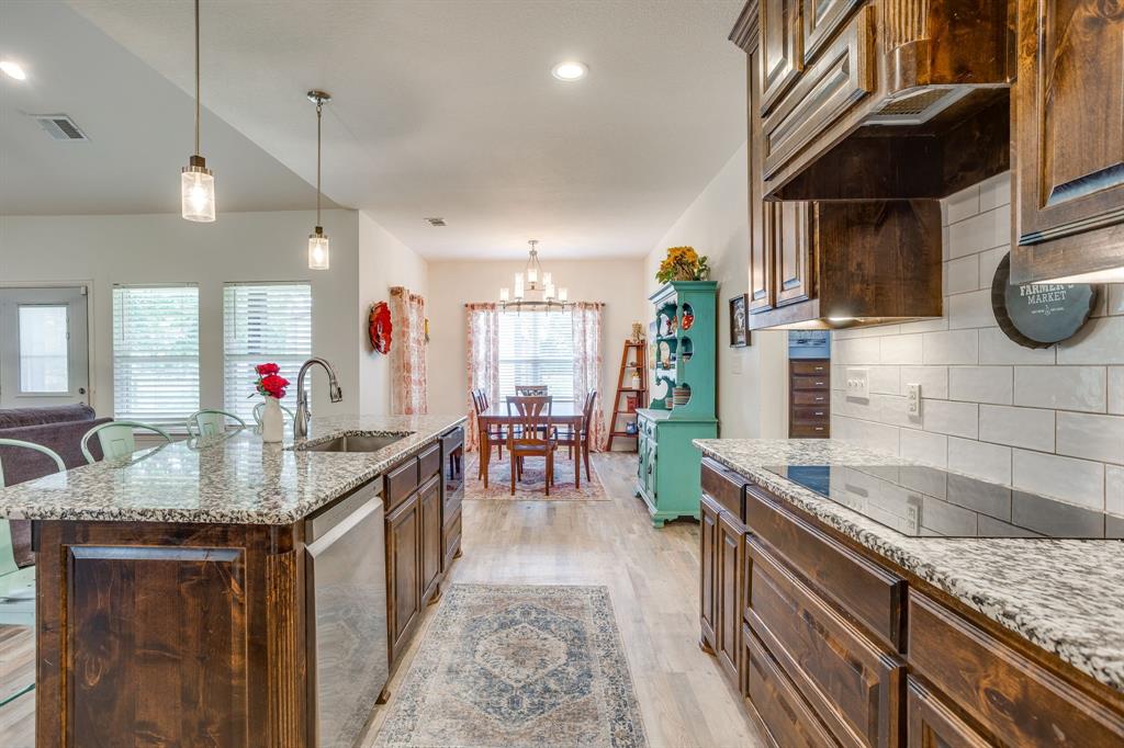 739 County Road 3696 Springtown, TX 76082 - Photo 11 of 39