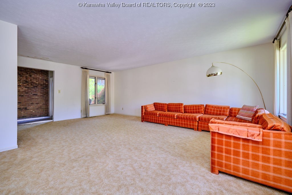 1801 Shadybrook Road Charleston, WV 25314 - Photo 6 of 37 Gallery Image 6