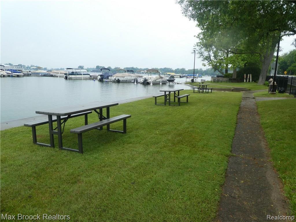 2458 West Square Lake Road West Bloomfield, MI 48324 - Photo 18 of 19