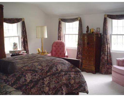 39 Chestnut Hill Road Chelmsford, MA 01824 - Photo 12 of 15