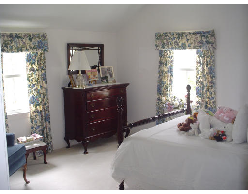 39 Chestnut Hill Road Chelmsford, MA 01824 - Photo 13 of 15