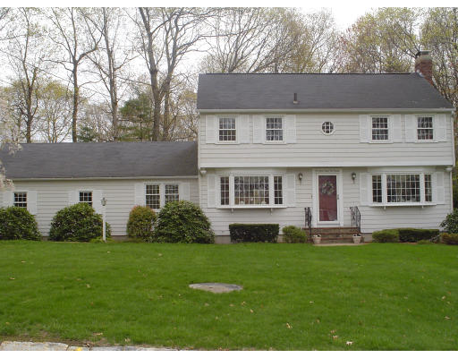 39 Chestnut Hill Road Chelmsford, MA 01824 - Photo 2 of 15