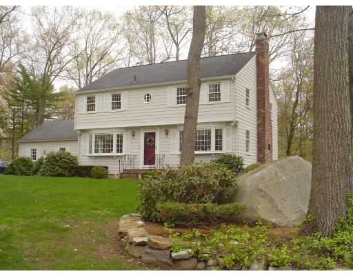39 Chestnut Hill Road Chelmsford, MA 01824 - Photo 3 of 15
