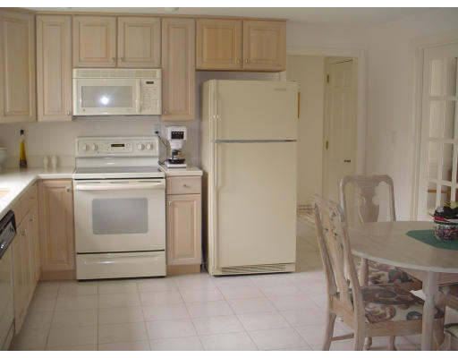 39 Chestnut Hill Road Chelmsford, MA 01824 - Photo 5 of 15