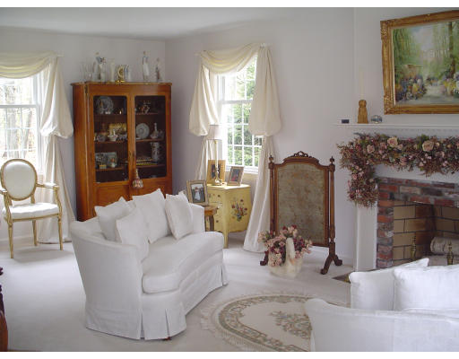 39 Chestnut Hill Road Chelmsford, MA 01824 - Photo 7 of 15