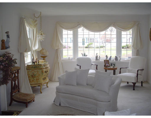 39 Chestnut Hill Road Chelmsford, MA 01824 - Photo 8 of 15