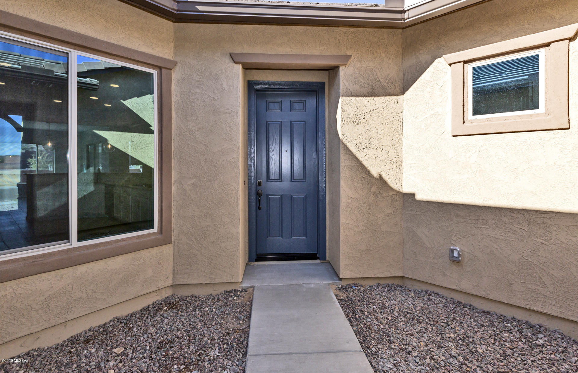 732 East Romsdalen Road Tucson, AZ 85755 - Photo 2 of 36