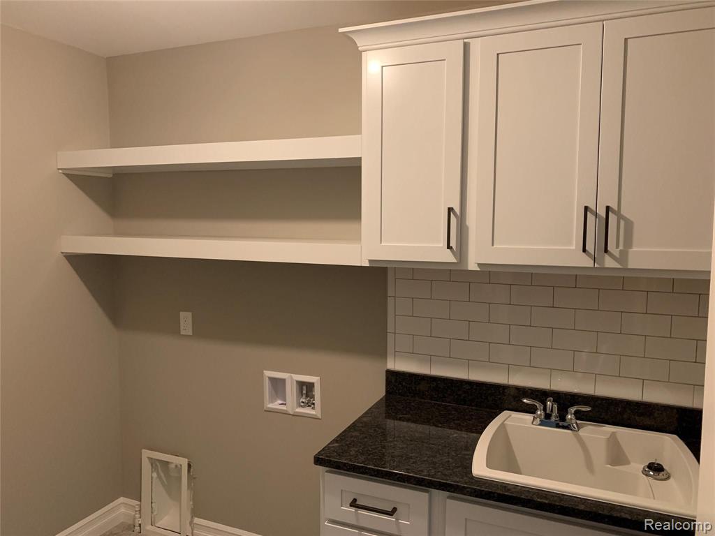 1880 Traceky Rochester Hills, MI 48306 - Photo 18 of 21
