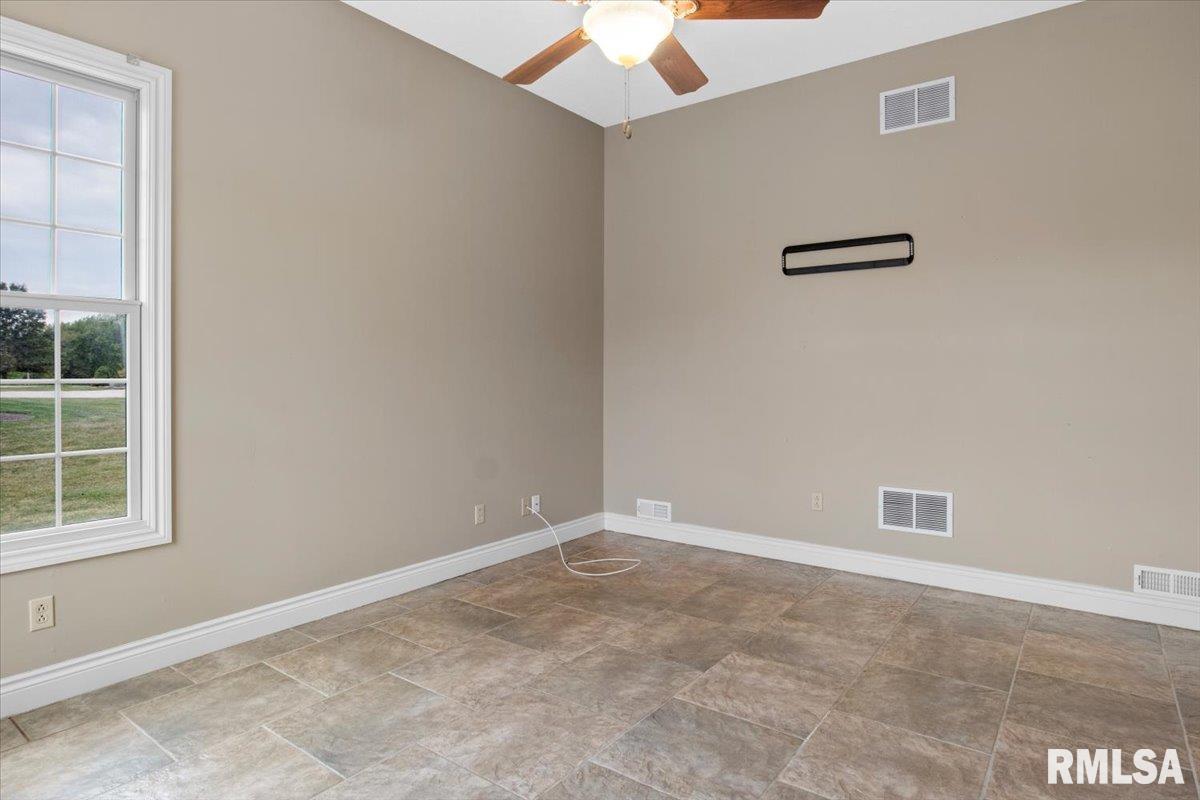 6716 Tower Heights Road Virden, IL 62690 - Photo 18 of 38