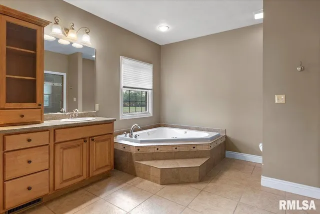 $256,000 | 6716 Tower Heights Road, Virden, IL 62690