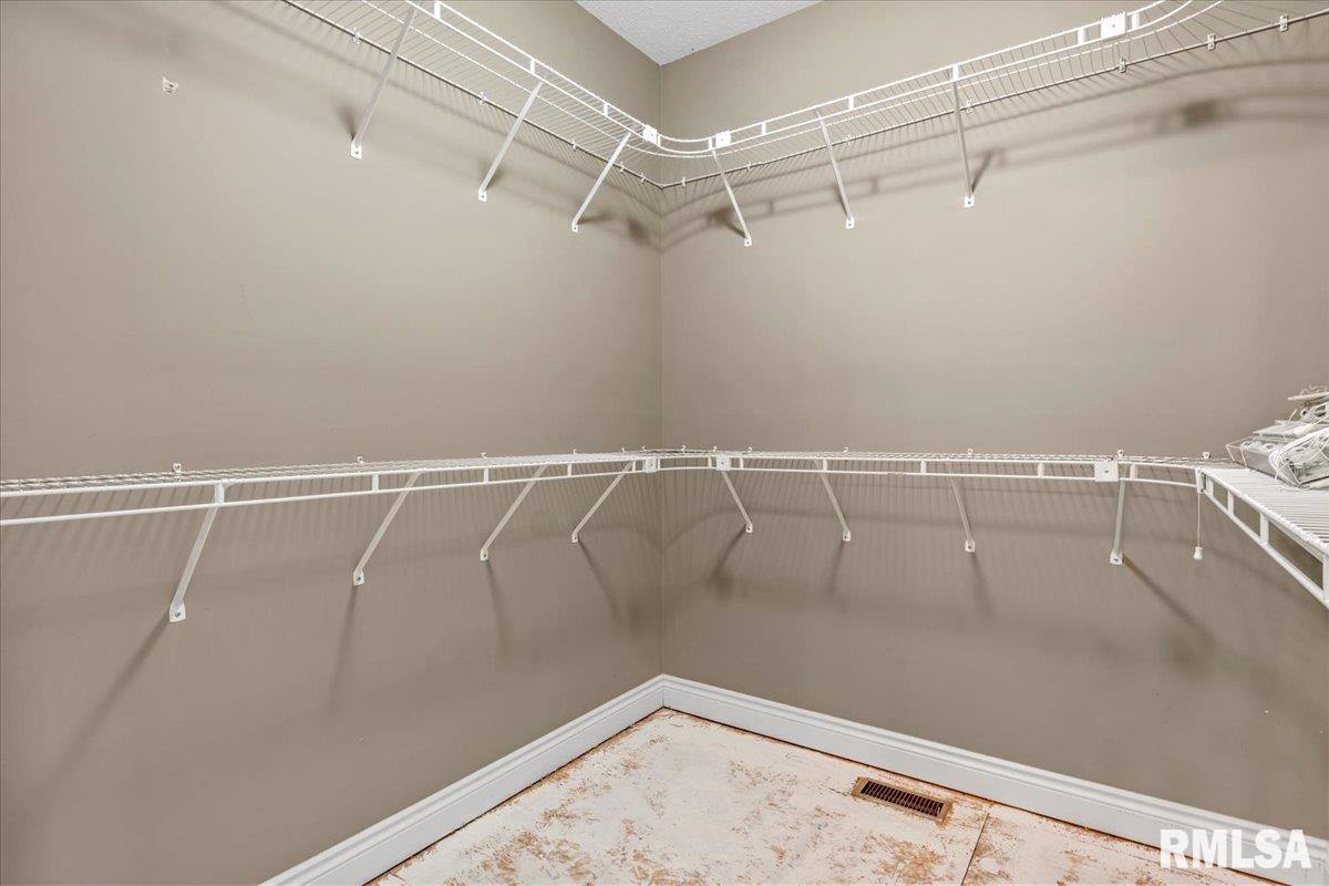 6716 Tower Heights Road Virden, IL 62690 - Photo 26 of 38