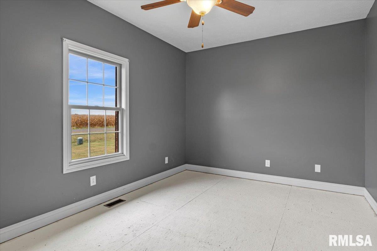 6716 Tower Heights Road Virden, IL 62690 - Photo 27 of 38