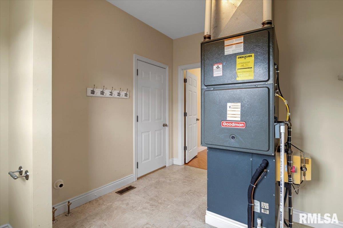 6716 Tower Heights Road Virden, IL 62690 - Photo 32 of 38