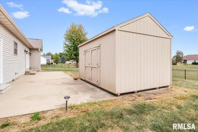 $256,000 | 6716 Tower Heights Road, Virden, IL 62690