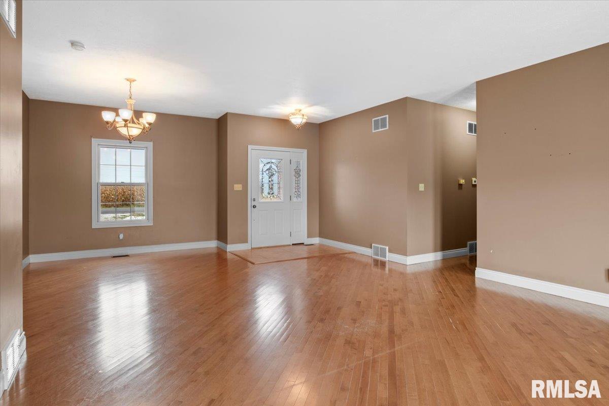 6716 Tower Heights Road Virden, IL 62690 - Photo 7 of 38