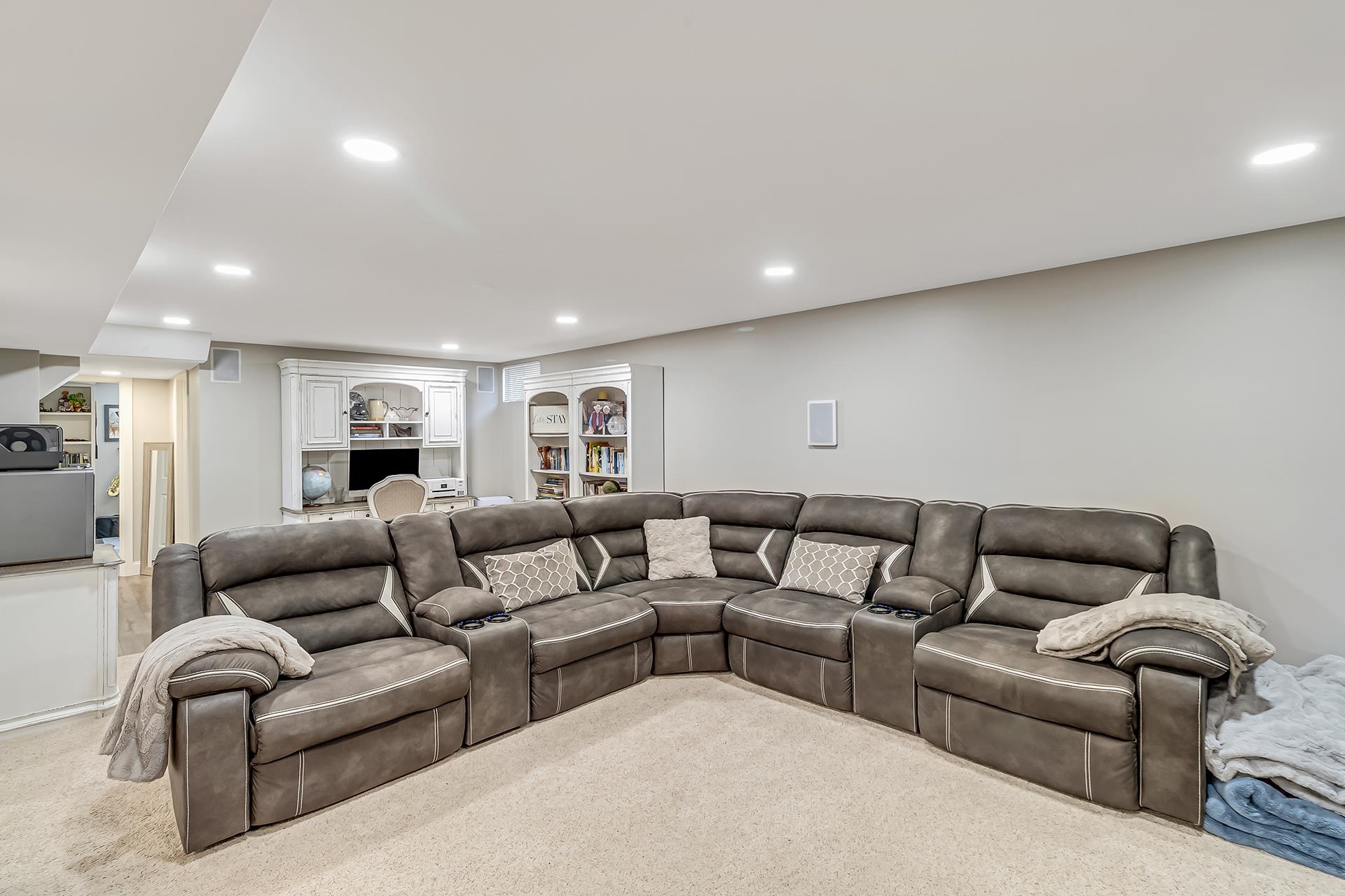2118 Saguaro Road Grand Junction, CO 81507 - Photo 17 of 42 a living room with furniture