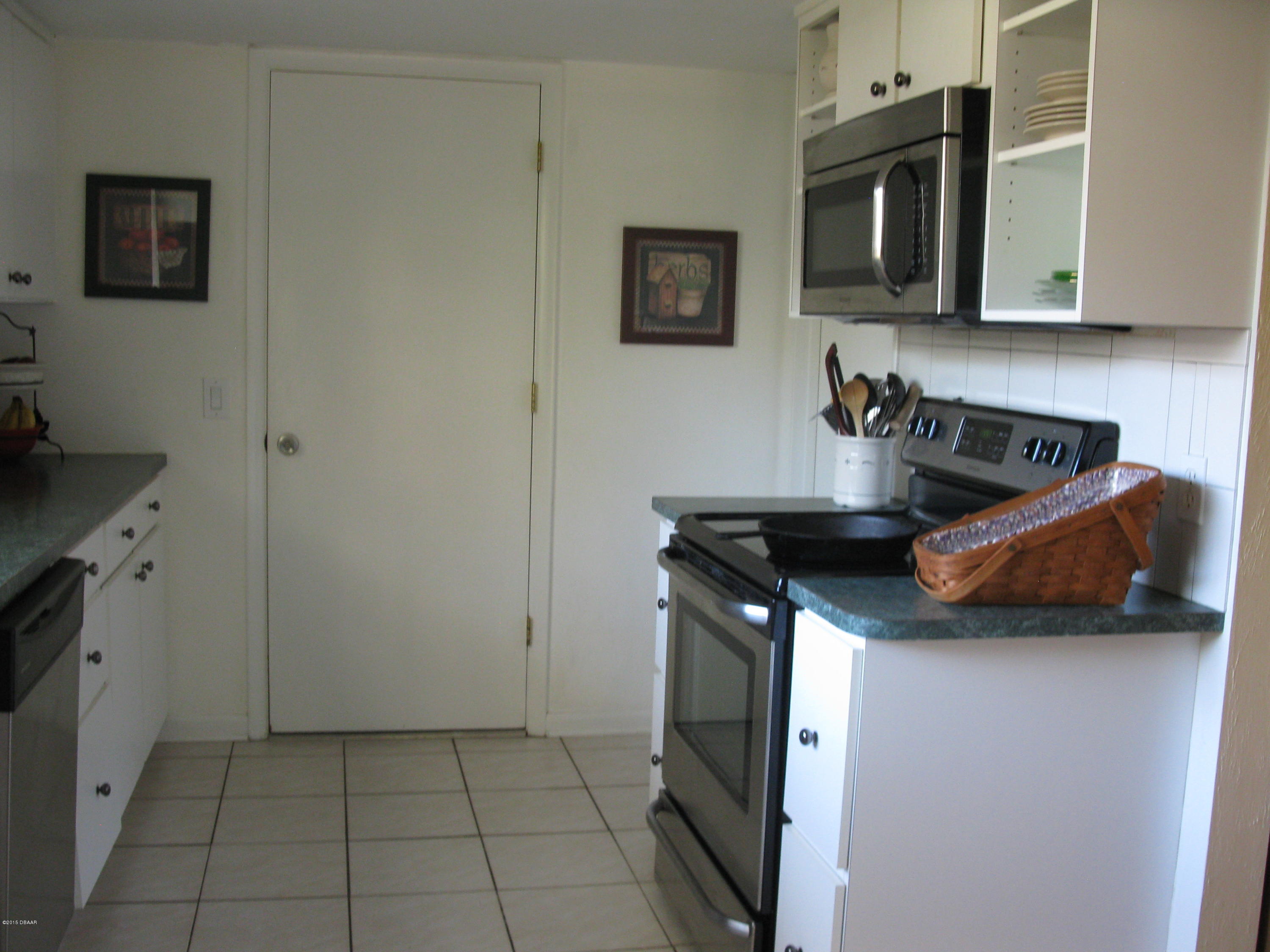 74 Inlet Harbor Road Ponce Inlet, FL 32127 - Photo 4 of 14 IMG_2434.JPG