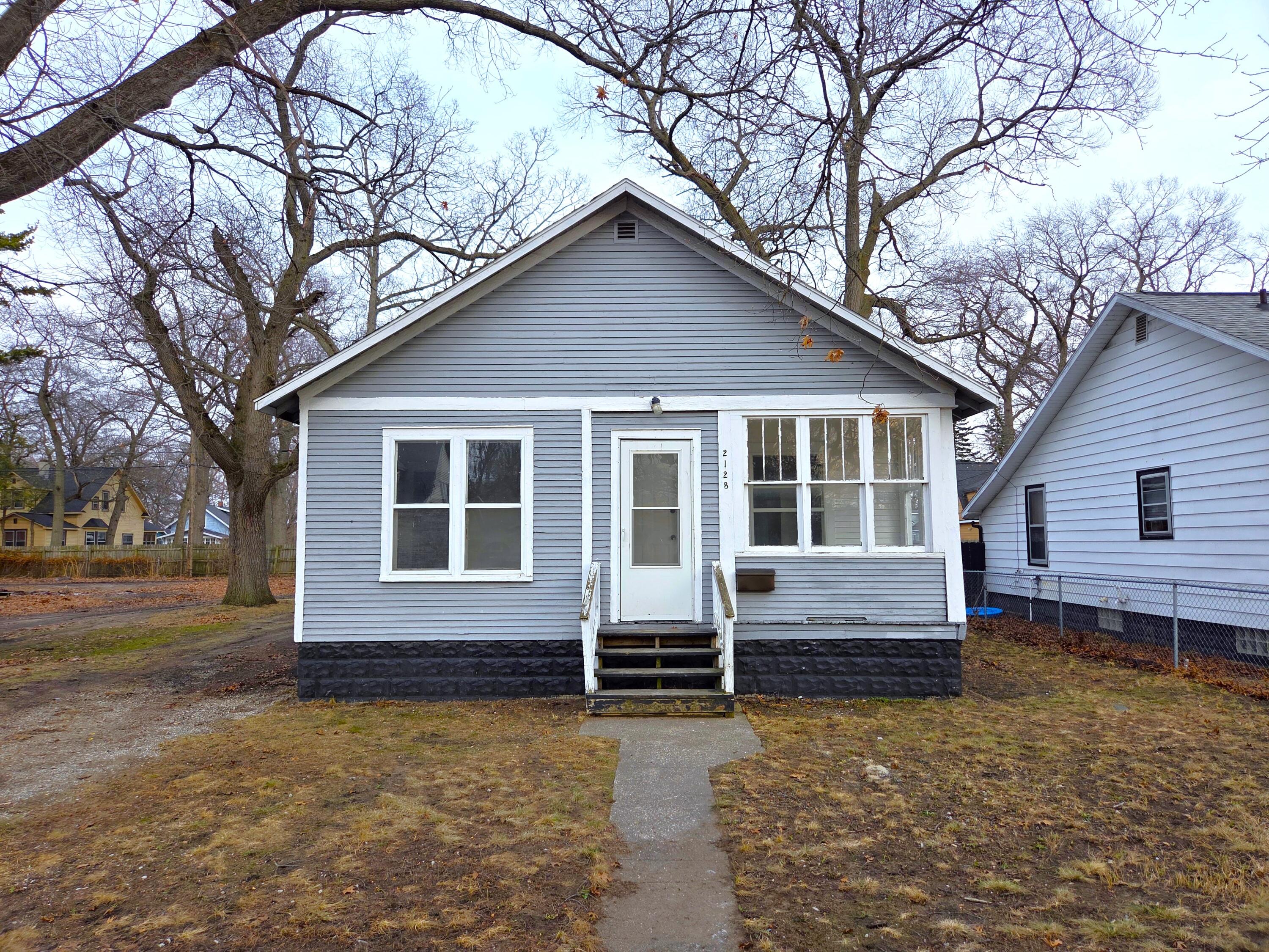 2128 5th Street Muskegon, MI 49444 - Photo 2 of 12 20260304_173604