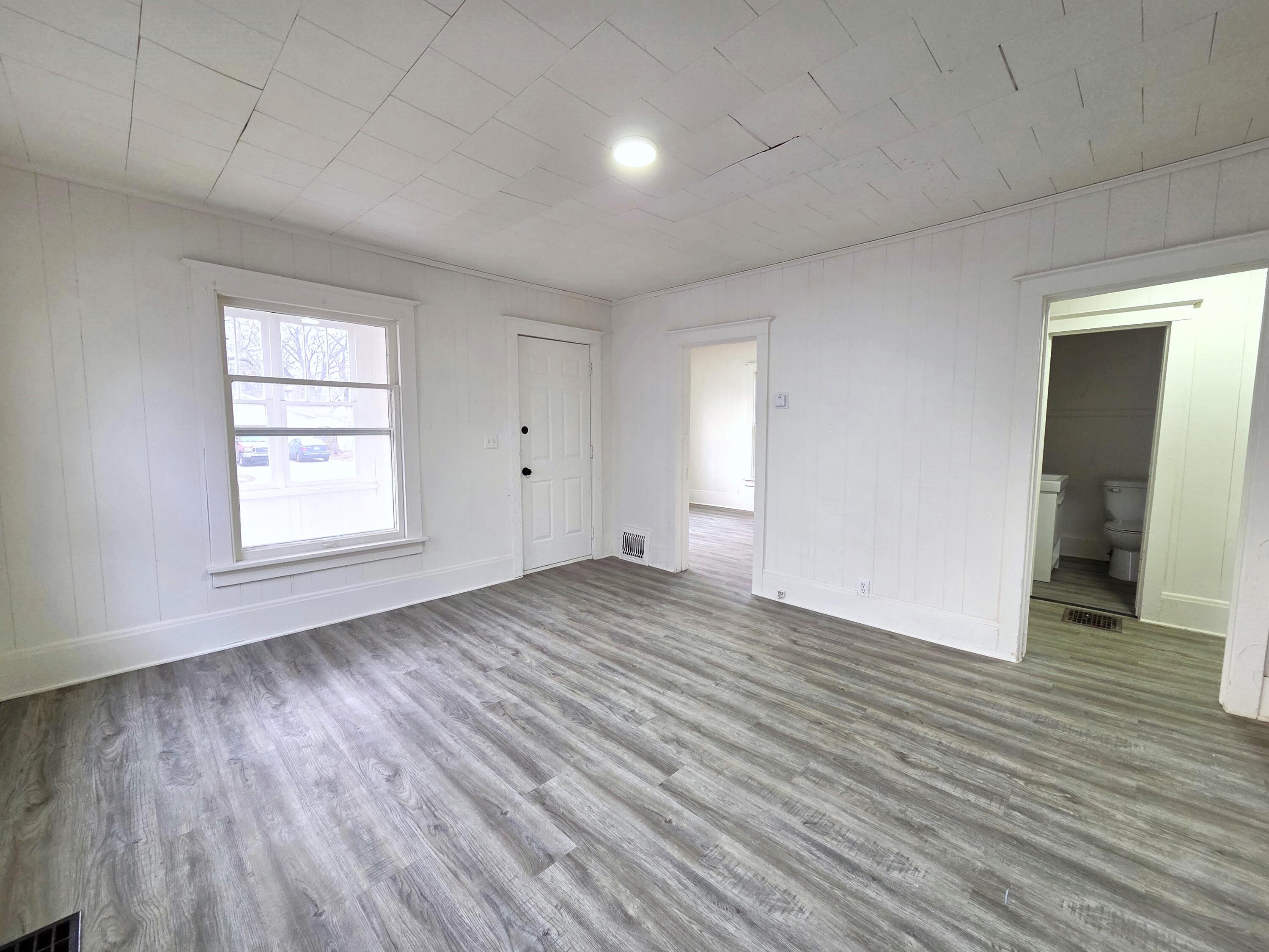 2128 5th Street Muskegon, MI 49444 - Photo 4 of 12 20260304_174833