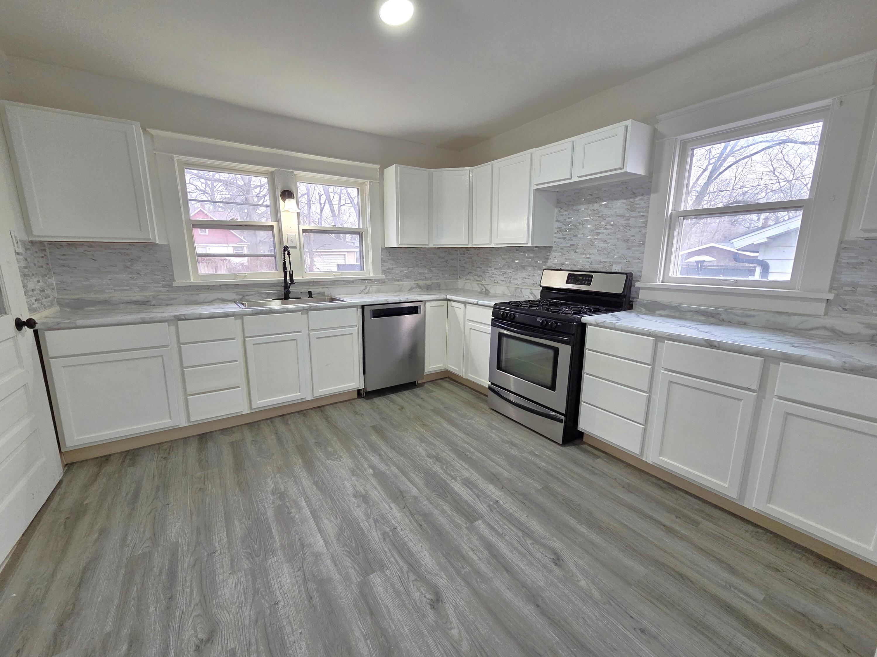 2128 5th Street Muskegon, MI 49444 - Photo 6 of 12 20260304_174242