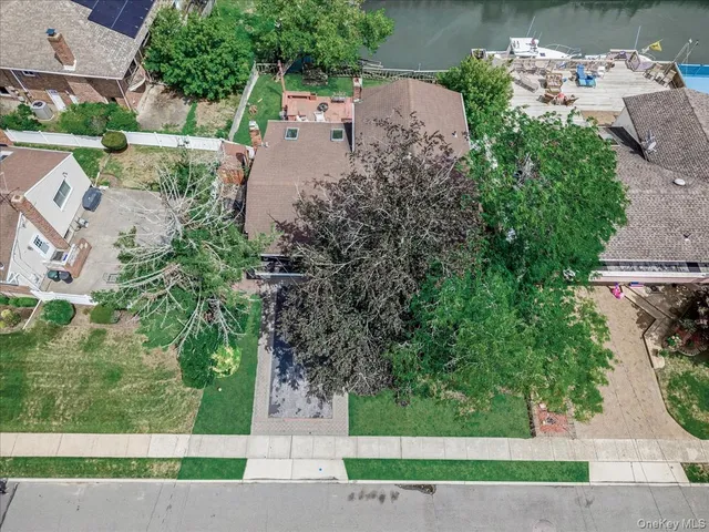 $1,200,000 | 3249 Wolfson Drive, Baldwin, NY 11510