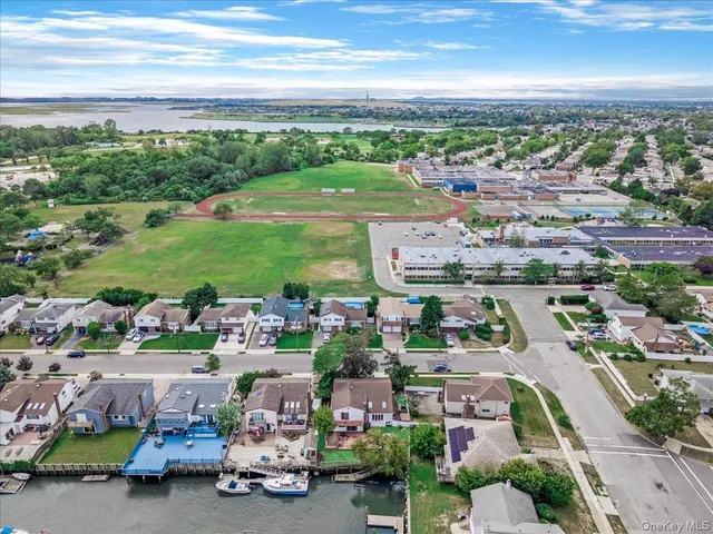 $1,200,000 | 3249 Wolfson Drive, Baldwin, NY 11510