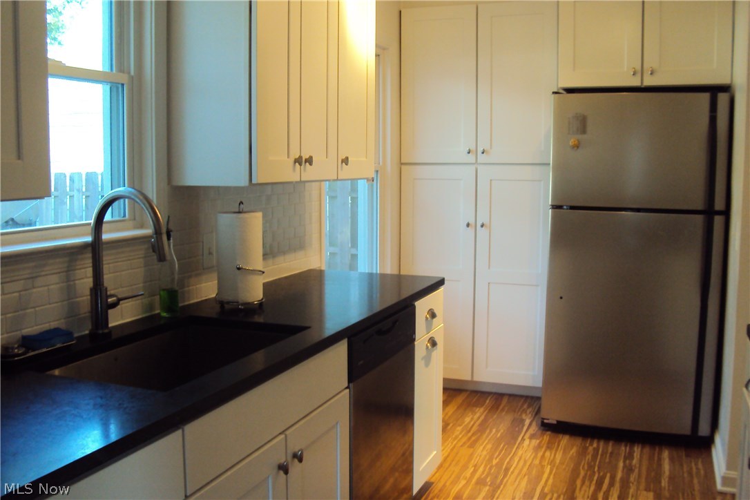 1307 Avondale Road Cleveland, OH 44121 - Photo 10 of 19