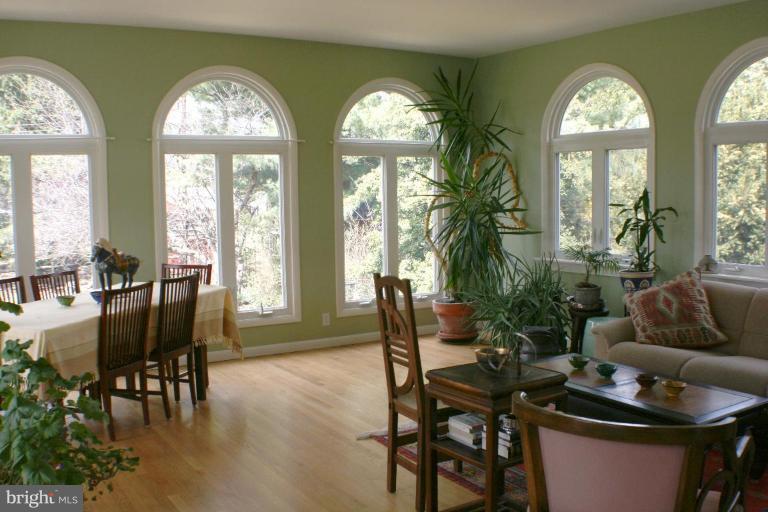 7900 Clearfield Road Frederick, MD 21702 - Photo 5 of 30 Awesome great room addition, with arched window
