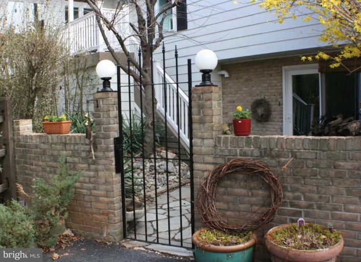 7900 Clearfield Road Frederick, MD 21702 - Photo 6 of 30 Courtyard Entrance, With lovely brick surround