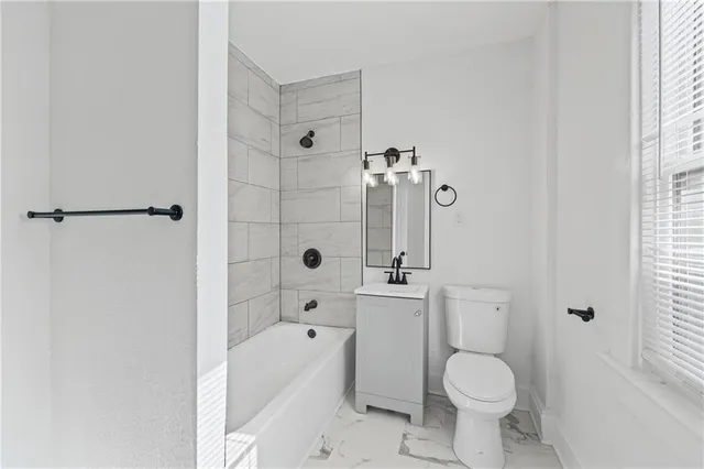 $199,000 | 701 Elmwood Avenue, Kansas City, MO 64124