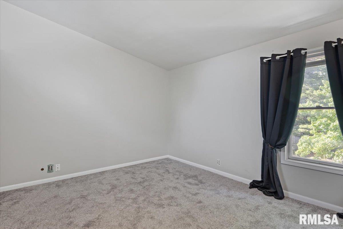 872 South MacArthur Boulevard Springfield, IL 62704 - Photo 27 of 37