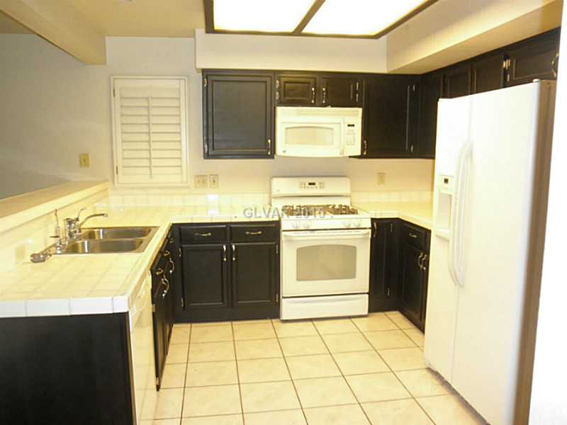 2147 Running River Road Henderson, NV 89074 - Photo 2 of 11 Kitchen.